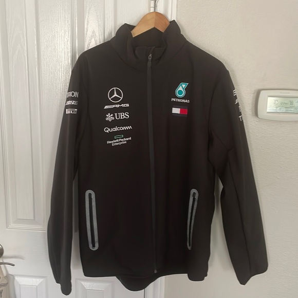 Mercedes AMG Petronas Other - F1 Petronas Team Mercedes zip up jacket Size XL